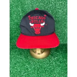 VTG Chicago Bulls Snapback Hat NBA Basketball Jordan Youngan Black Red Cap